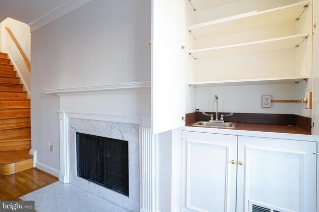Foto del edificio - 4441 Westover Pl NW