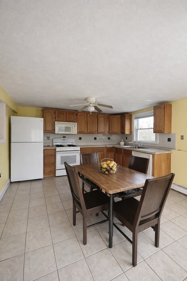 Foto del edificio - 4 Katherine Dr