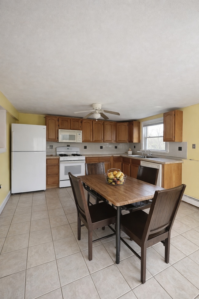 Building Photo - 4 Katherine Dr