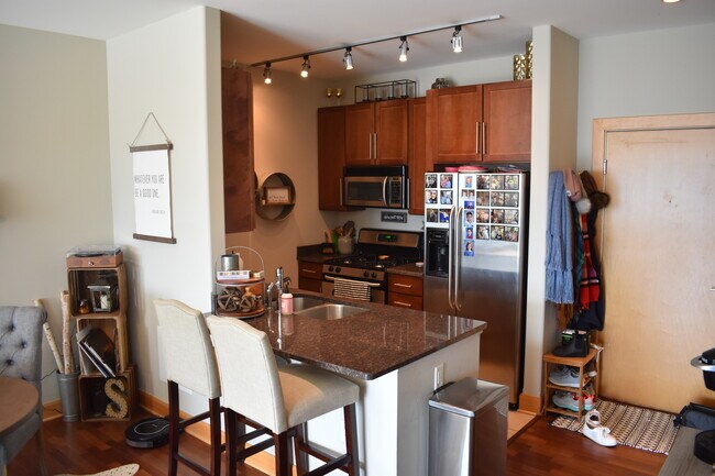 Foto del edificio - 1550 E Royall Pl