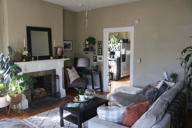 Photo - 160 N Main St Apartment