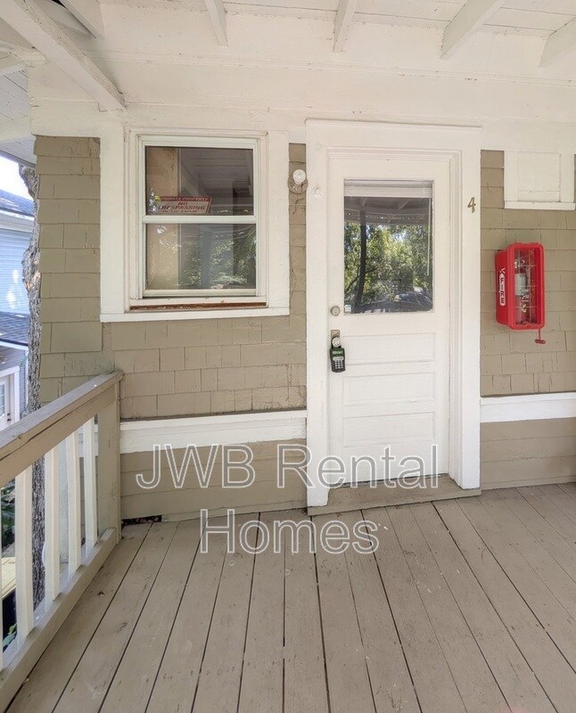 Foto del edificio - 2022 Dellwood Ave