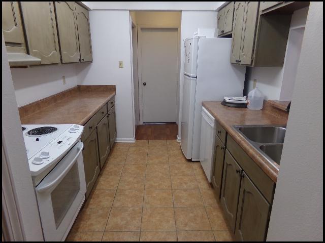 Building Photo - 301 Kings Row Dr