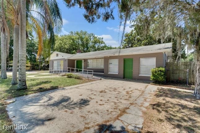 Foto principal - 3 br, 2 bath House - 1600 E Orange Ave