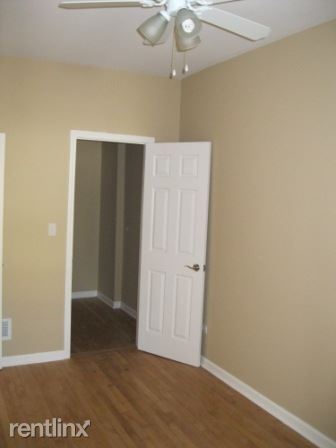 Building Photo - 3351 N Lawndale Ave