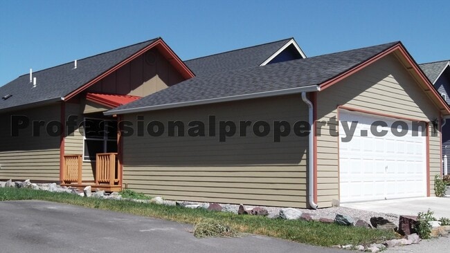 Building Photo - House in Canyon Creek Area