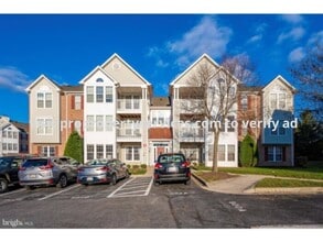 Building Photo - 902 Blueleaf Ct