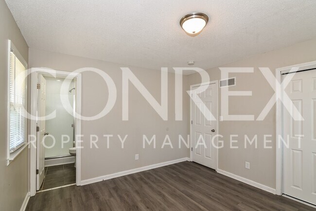 Building Photo - Wonderful Brick Raised Ranch in Sycamore H...