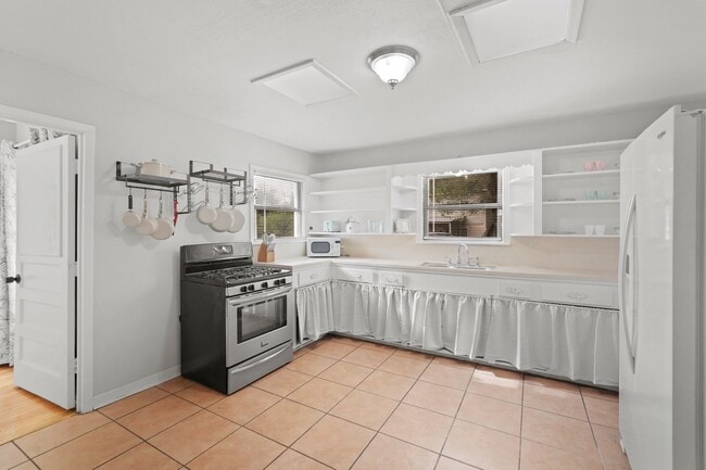 Foto del edificio - 7357 Brace St