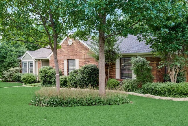 Foto del edificio - 900 Tupelo Dr