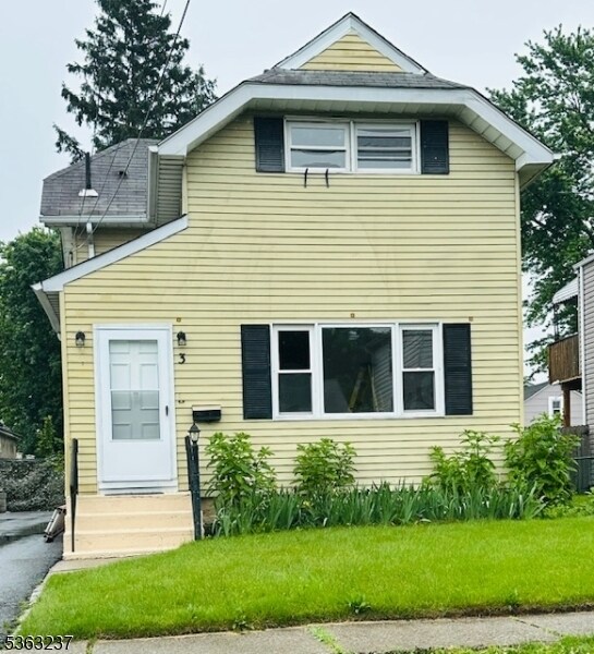 Primary Photo - 3 Woodside Ave