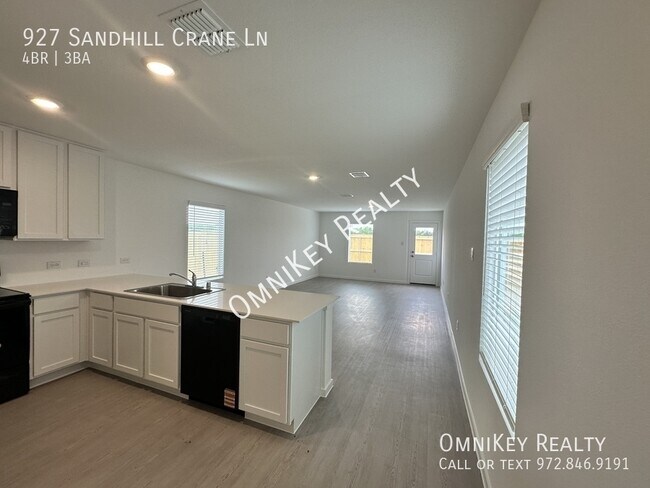 Foto del edificio - 927 Sandhill Crane Ln
