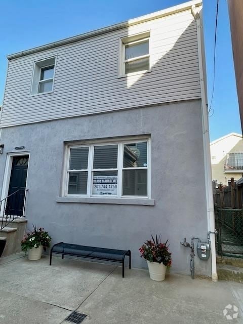 Building Photo - 106 Sherman Ave