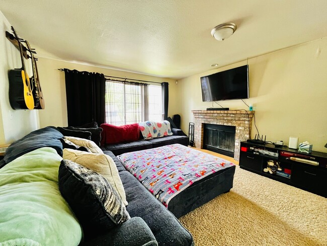 Foto del edificio - Pet Friendly Home Close to Everything