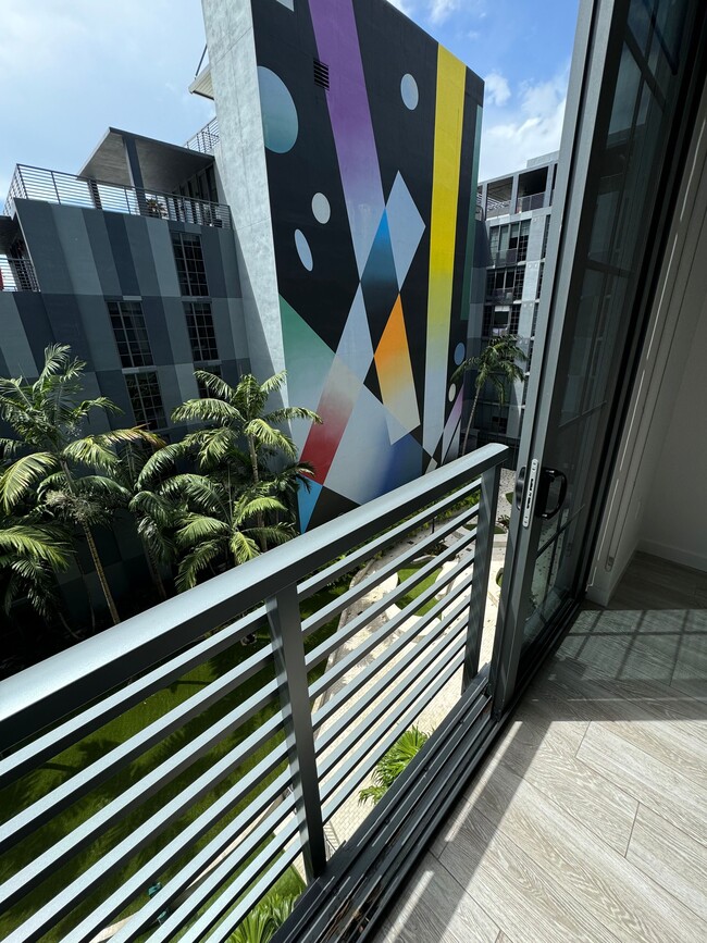 Foto del edificio - 275 NW 26th St