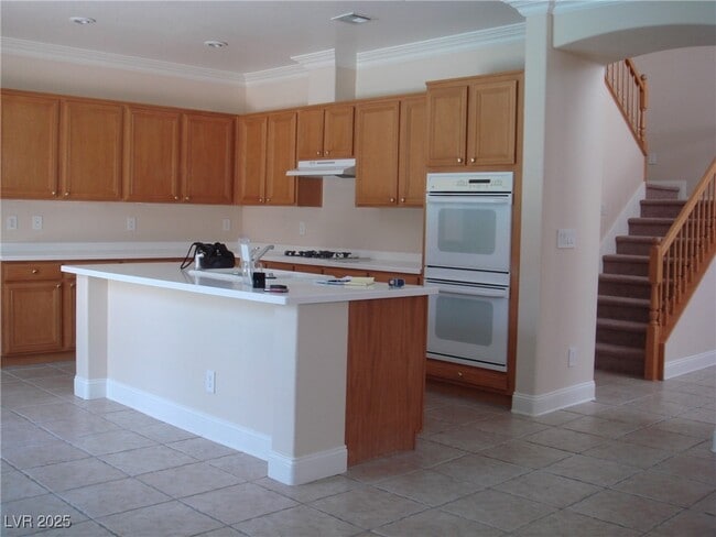 Building Photo - 608 Bianca Bay St