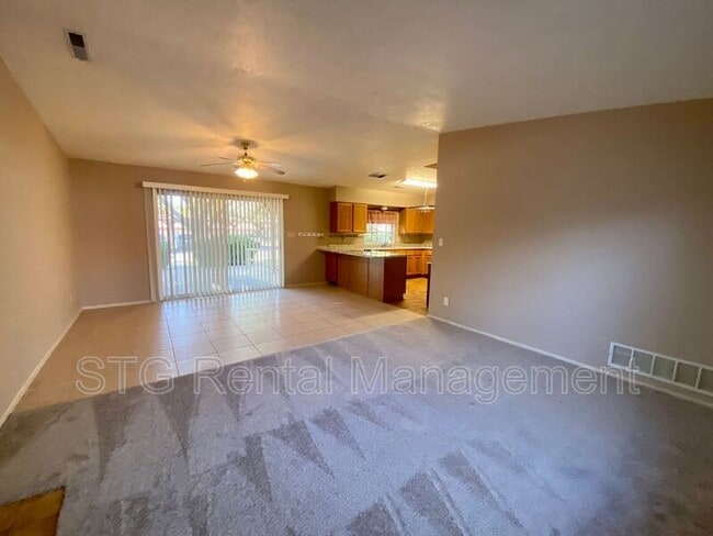 Building Photo - 240 N Sunflower Dr