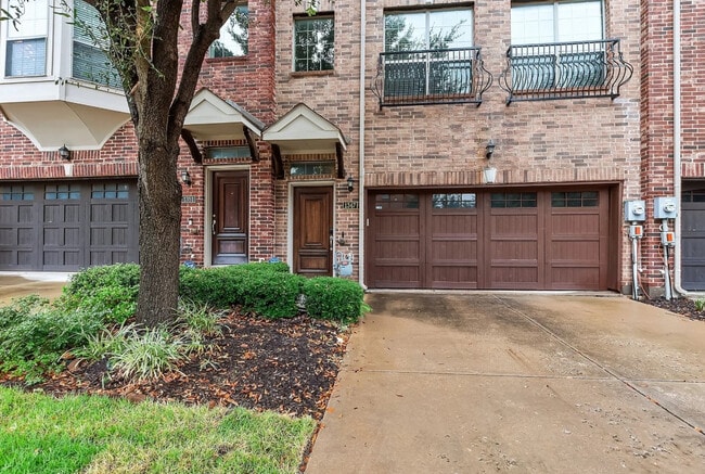 Foto del edificio - Room in Townhome on Chase Ln
