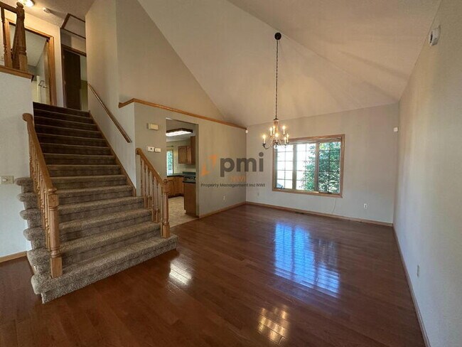 Building Photo - 384 Kingsmill Dr