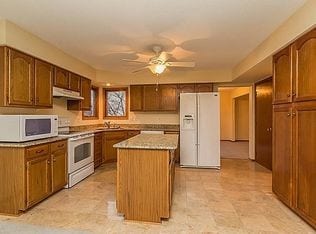 Building Photo - 2510 Scenic Valley Dr