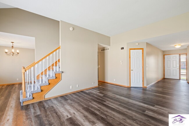 Foto del edificio - 16610-12 P