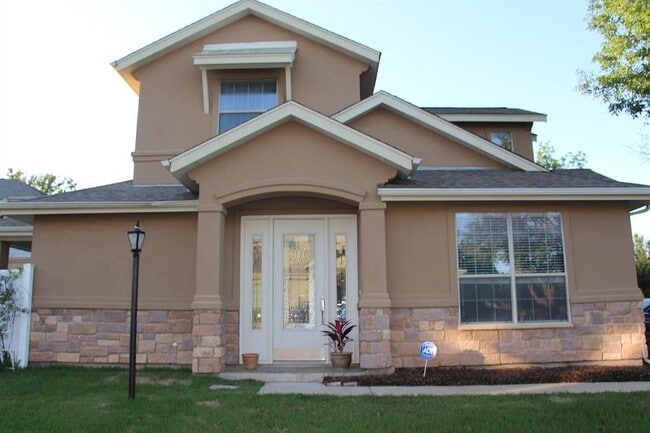 Foto del edificio - 12800 Venice Ln