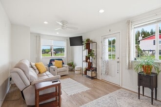 Building Photo - 21913 N Meadowview Dr
