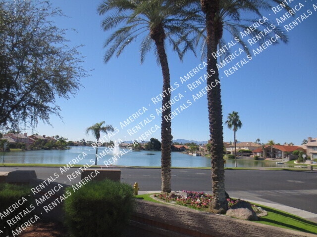 Foto del edificio - 3830 E Lakewood Pkwy E