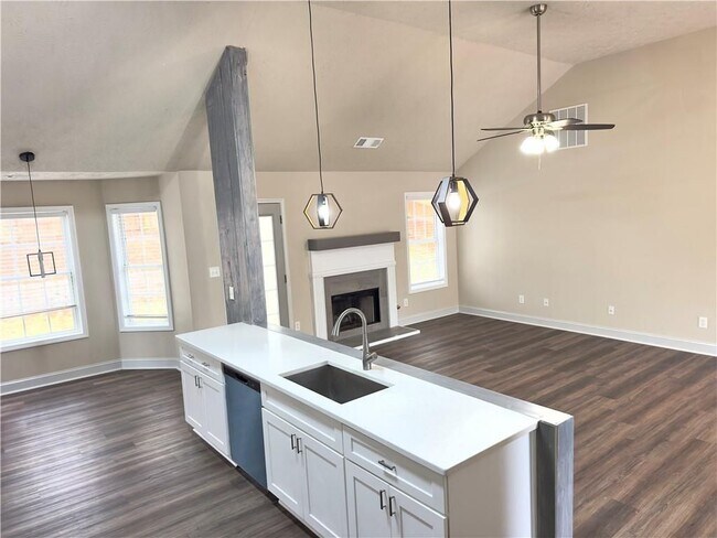 Building Photo - 3035 Baymount Dr