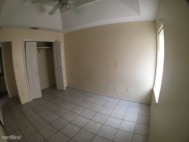 Building Photo - 2 br, 2 bath Apartment - 4307 W La Guardia Ln