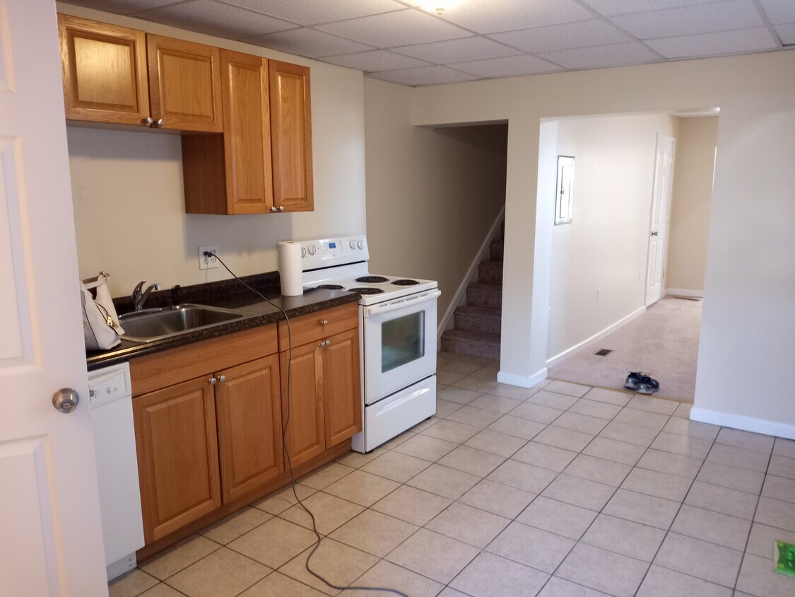 Primary Photo - 618 McAlpine St