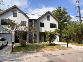 Building Photo - 500 Irma Dr