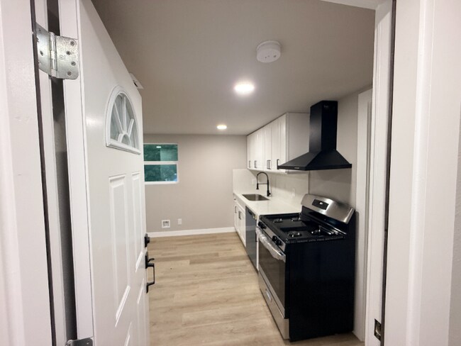 Foto del edificio - 5238 Pease St