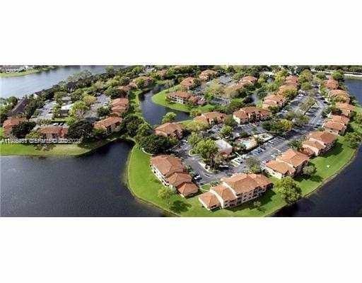 Foto del edificio - 9831 Nob Hill Ct