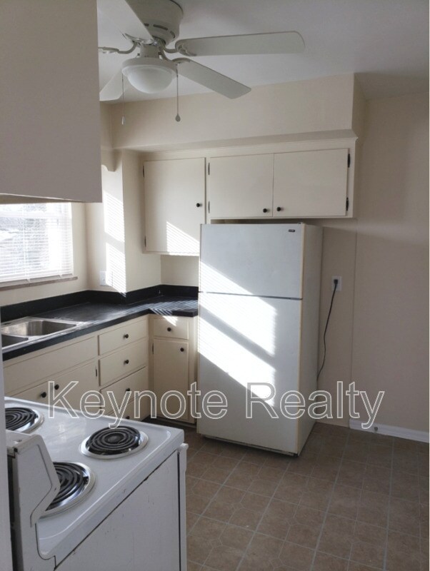 Foto del edificio - 3112 Grand Ave