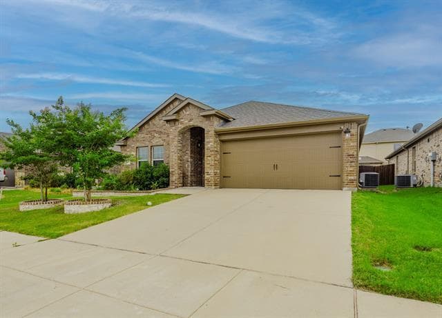 Foto principal - 811 Rustic Meadows Trl