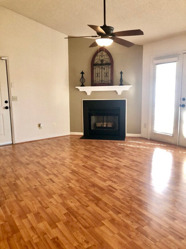 Building Photo - 803 Moultrie Ct