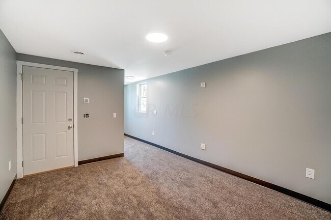Sala - 118 Highland Ave