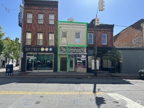 Building Photo - 1003 S Charles St