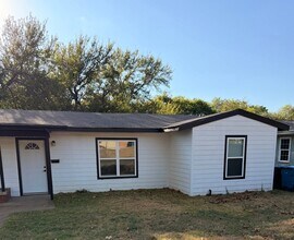 Building Photo - 3 Pershing Dr
