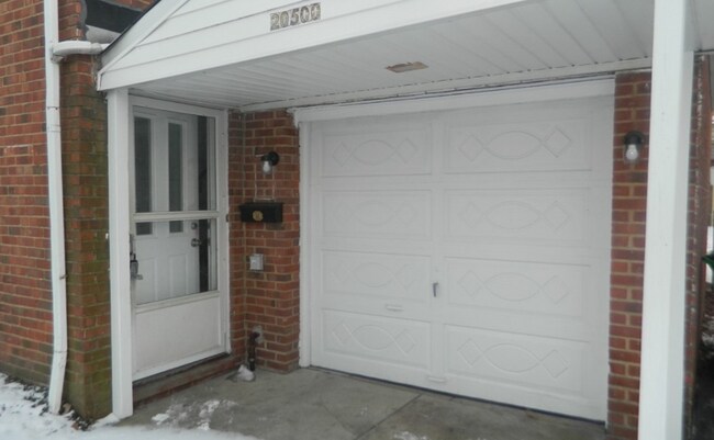 Foto del edificio - 20500 Priday Ave