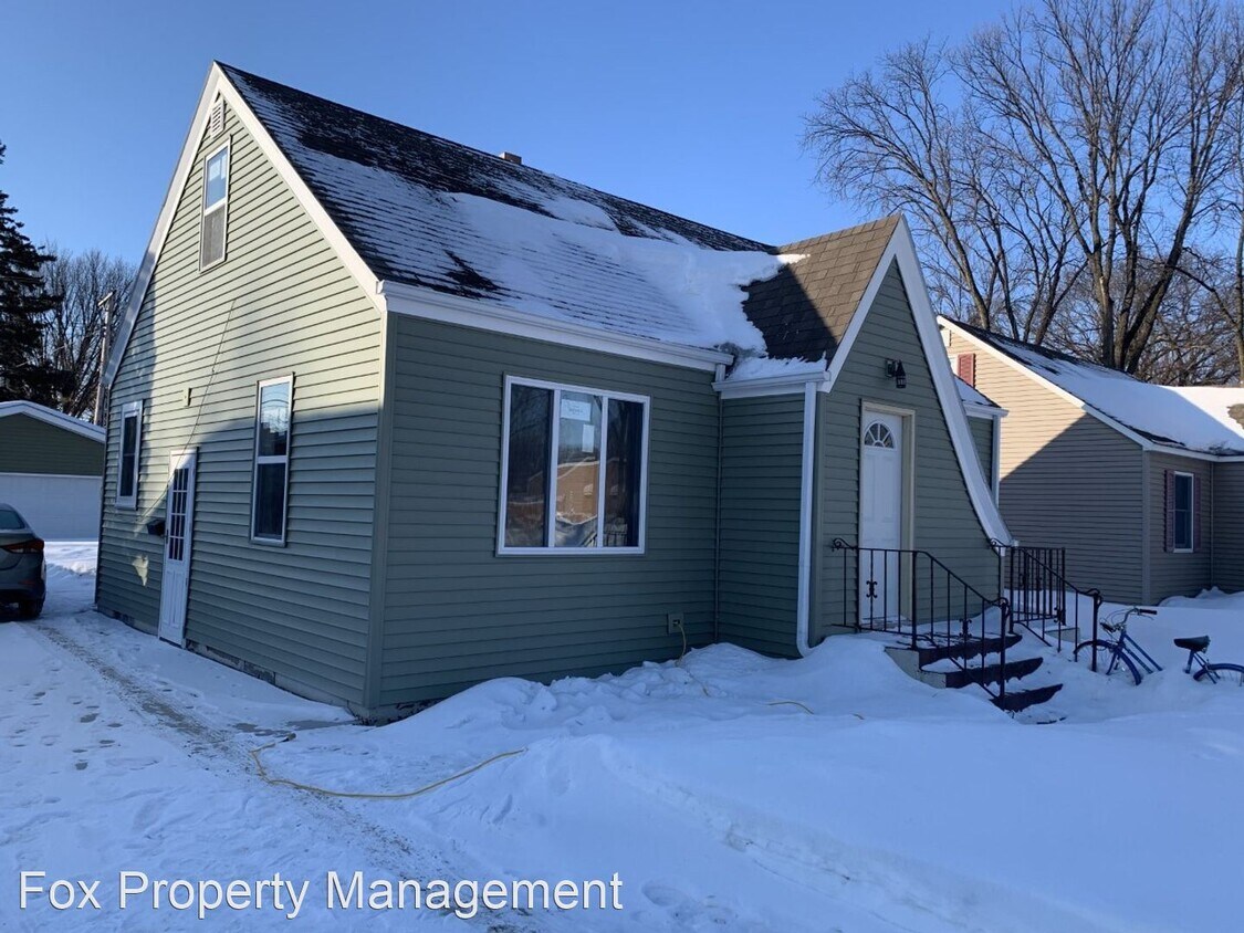 Building Photo - 4 br, 2 bath House - 2025 University Ave.
