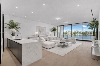 Building Photo - 5 Grove Isle Dr