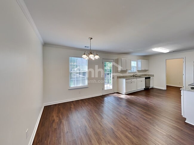 Building Photo - 4204 Birch Dr