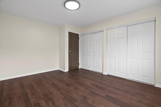 Building Photo - 9458 Bay Colony Dr