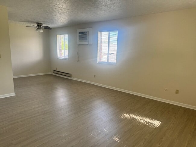 Building Photo - 1408 Jackson Ln