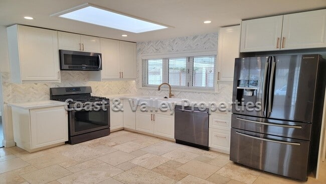 Foto del edificio - Lovely South Salinas Home for RENT!!!