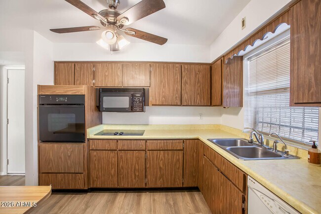 Foto del edificio - 4531 E Delta Ave