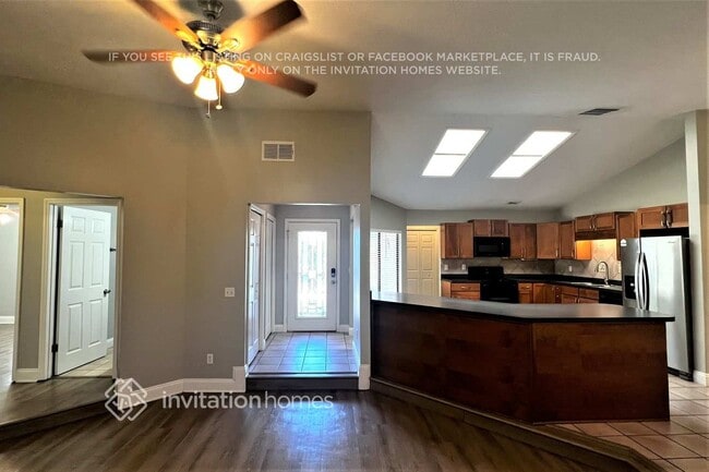 Foto del edificio - 80 Hartwood St