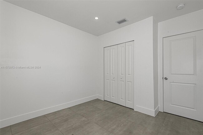Building Photo - 10320 SW 174th Terrace